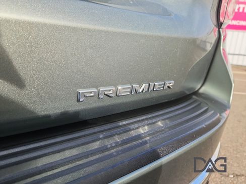 Used 2023 Chevrolet Suburban Premier image 24