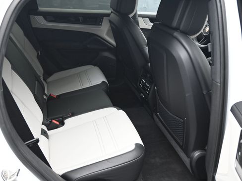Certified 2026 Porsche Cayenne S image 10