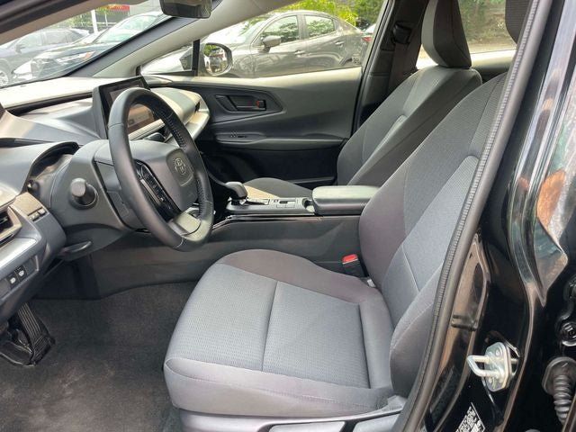 Certified 2025 Toyota Prius FWD image 17