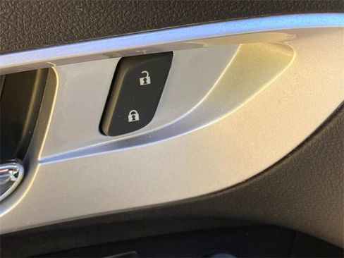 Used 2017 Chevrolet Equinox LS image 14