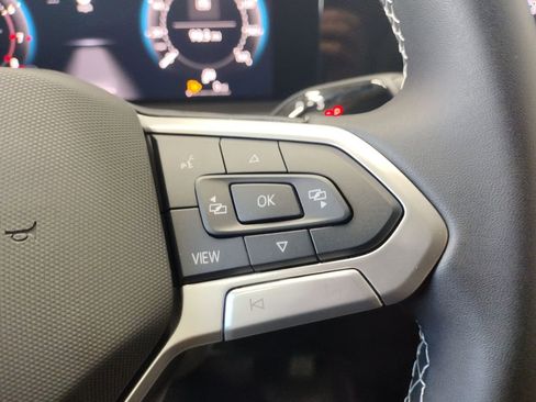 New 2025 Volkswagen Tiguan SE image 24