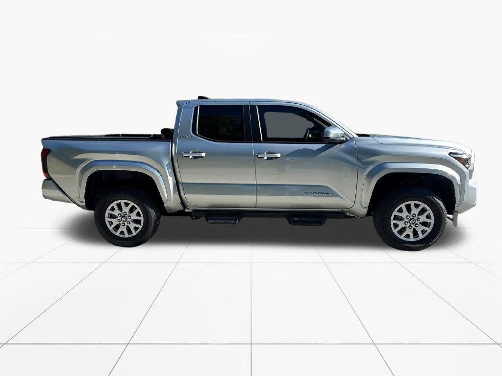 Used 2024 Toyota Tacoma SR5 w/ SR5 Upgrade Package RWD image 9