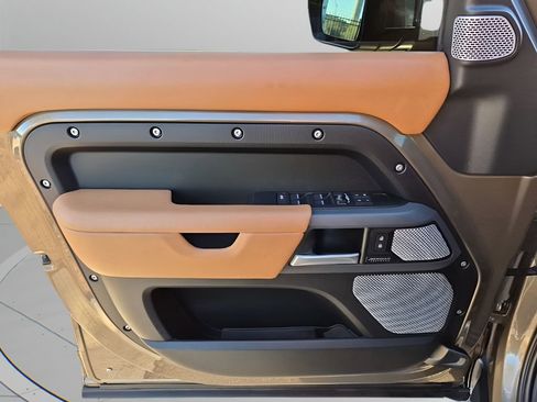 Used 2024 Land Rover Defender 130 X image 27