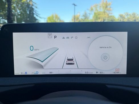 Certified 2024 Kia EV6 Light AWD/4WD image 17