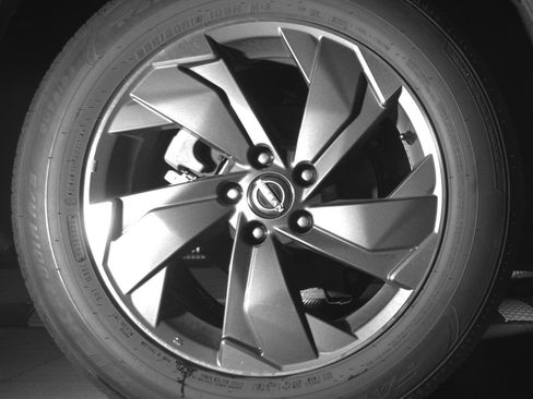 Used 2025 Nissan Rogue SV image 15