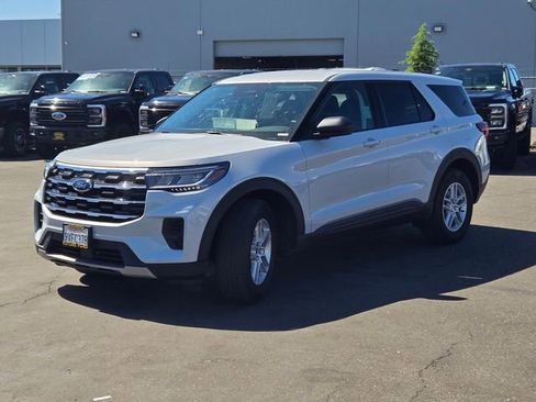 New 2026 Ford Explorer Active image 13