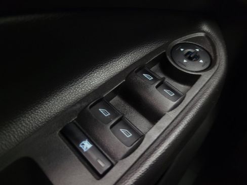Used 2018 Ford Escape SE w/ SE Sport Appearance Package FWD image 27