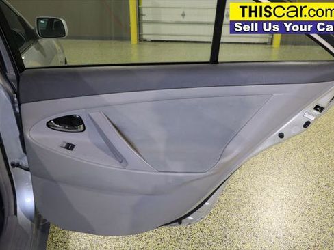 Used 2011 Toyota Camry LE image 27
