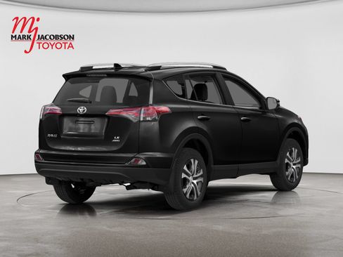 Used 2017 Toyota RAV4 LE w/ Carpet Mat Package AWD/4WD image 2