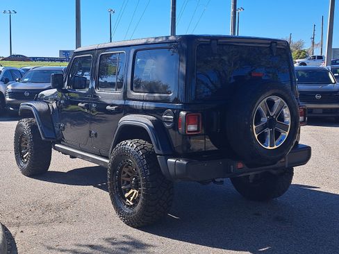 Used 2021 Jeep Wrangler Unlimited Sahara image 8