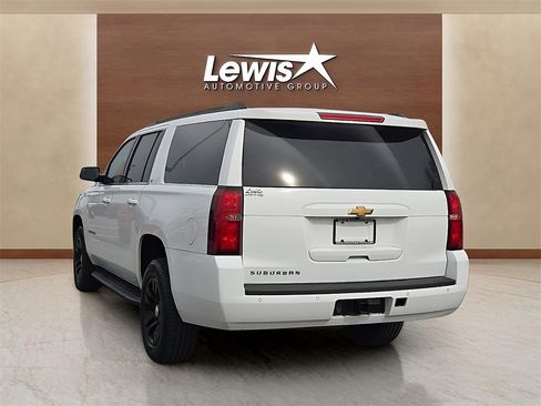 Used 2020 Chevrolet Suburban LT image 3