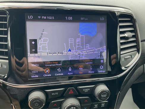 Used 2019 Jeep Grand Cherokee Altitude AWD/4WD image 9