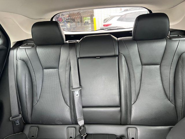 Used 2021 Buick Envision Essence AWD/4WD image 29