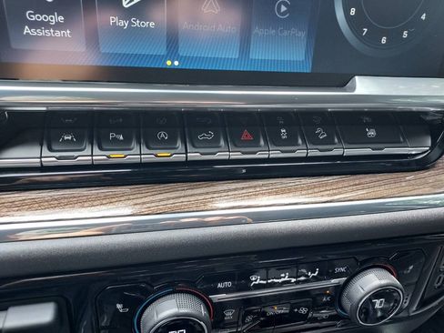 Used 2024 Chevrolet Silverado 1500 LT Trail Boss w/ LT Trail Boss Premium Package AWD/4WD image 20