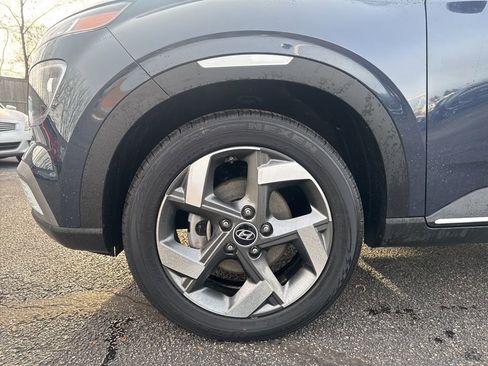 Used 2023 Hyundai Venue Limited w/ Cargo Package image 12