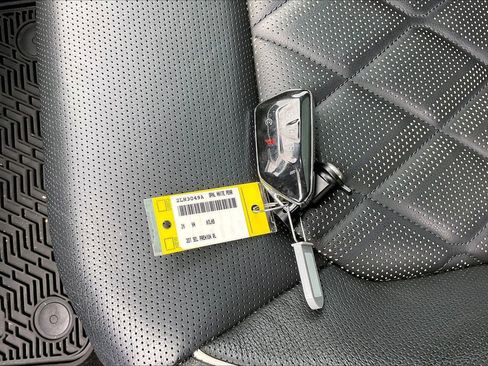 Used 2024 Volkswagen Atlas SEL Premium R-Line AWD/4WD image 35