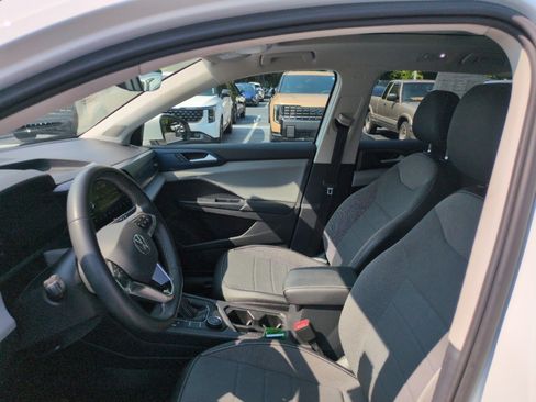 Used 2022 Volkswagen Taos SE AWD/4WD image 14