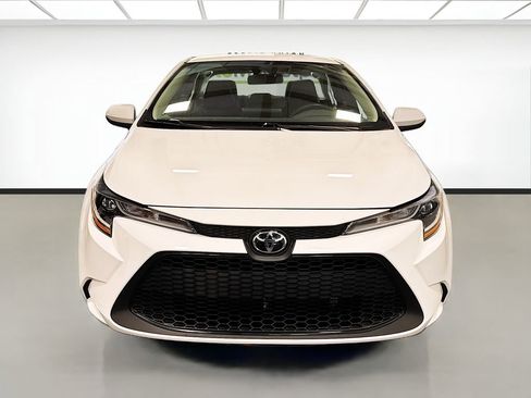 Used 2022 Toyota Corolla LE image 2