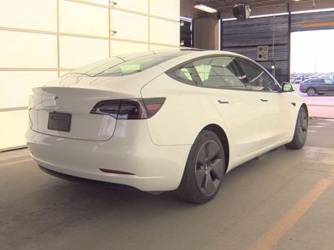 Used 2023 Tesla Model 3 Standard Range RWD image 4