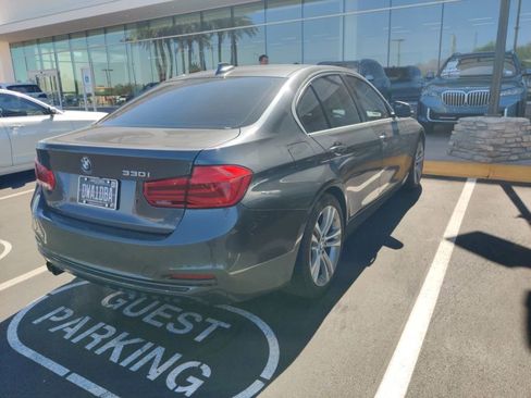 Used 2017 BMW 330i Sedan RWD image 4