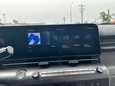 Used 2025 Hyundai Kona SEL AWD/4WD image 47