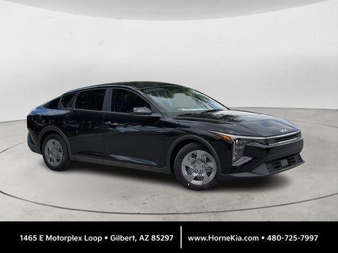 New 2025 Kia K4 LX image 1
