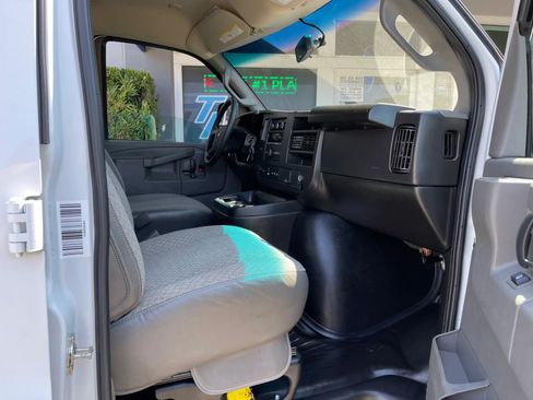 Used 2022 Chevrolet Express 2500 w/ Driver Convenience Package RWD image 15