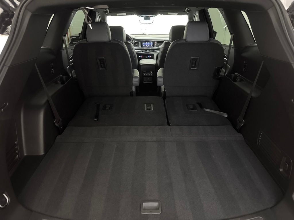 Used 2024 Buick Enclave Essence w/ Sport Touring Edition FWD image 8
