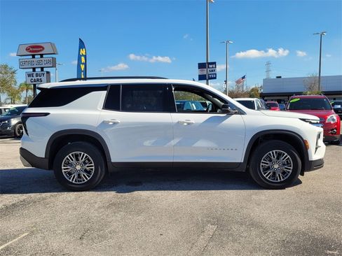 Certified 2025 Chevrolet Traverse LT image 8