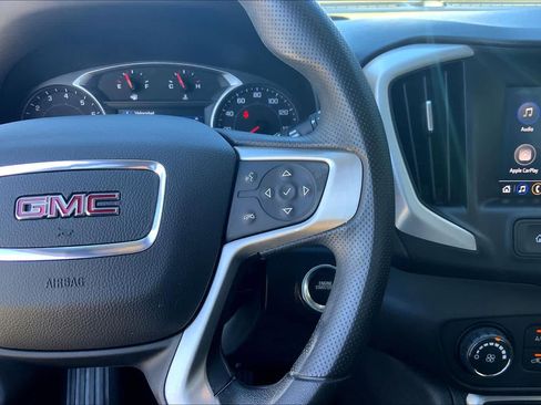 Used 2022 GMC Terrain SLE image 20