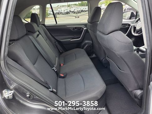 Used 2021 Toyota RAV4 LE AWD/4WD image 14