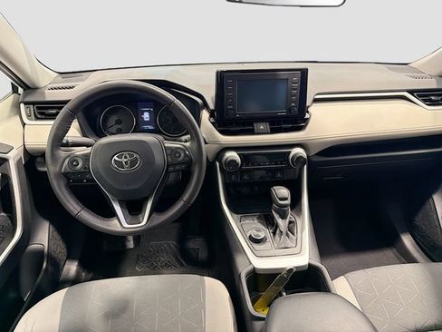 Certified 2022 Toyota RAV4 XLE w/ XLE Grade Weather Package AWD/4WD image 19