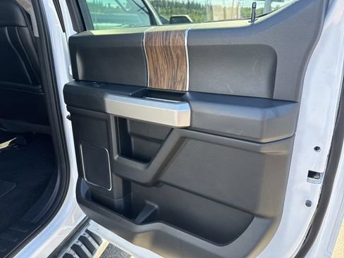 Used 2018 Ford F150 Lariat w/ Equipment Group 502A Luxury AWD/4WD image 11