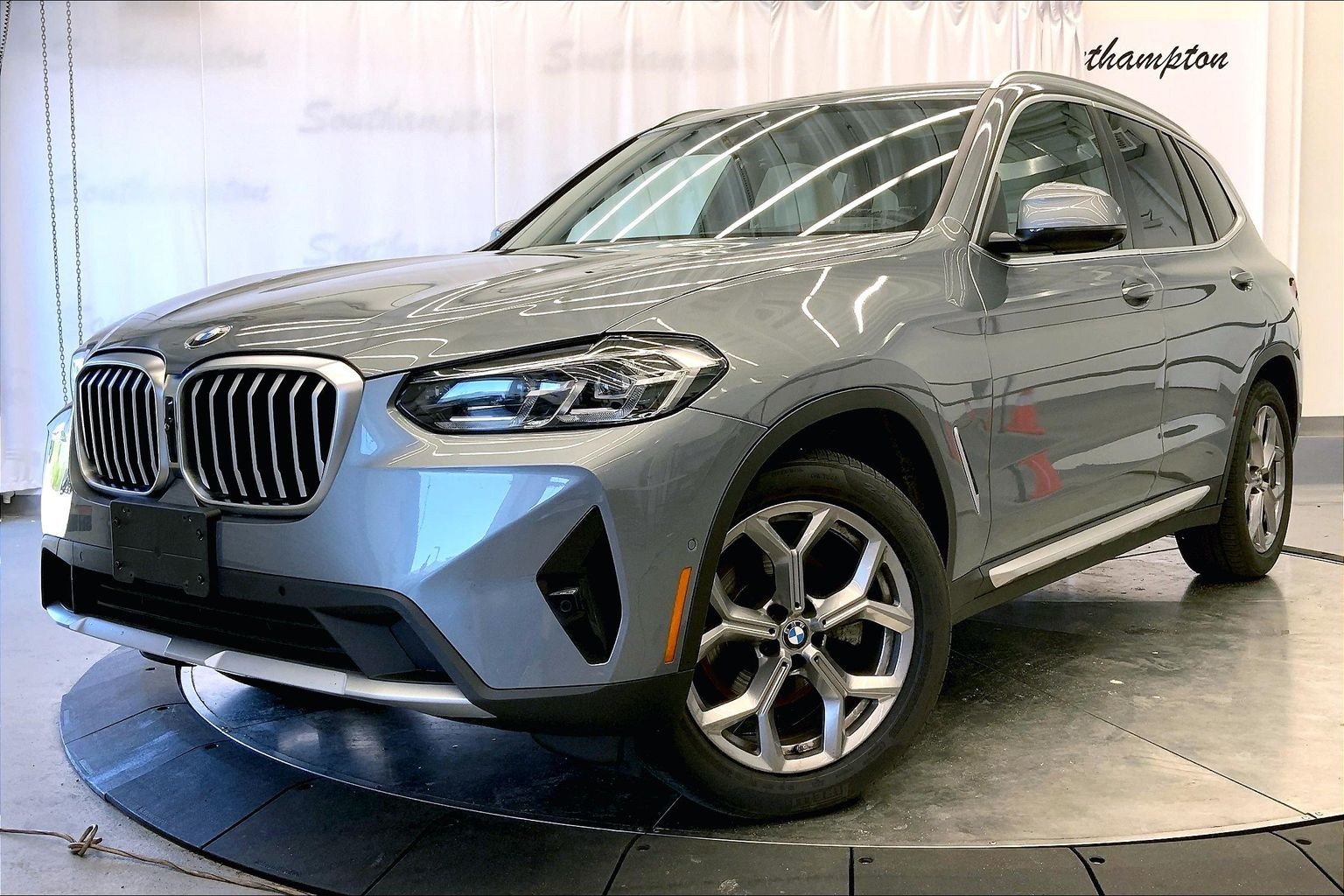 Used 2023 BMW X3 xDrive30i w/ Premium Package AWD/4WD image 1