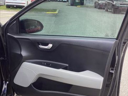 Used 2022 Kia Rio S image 29