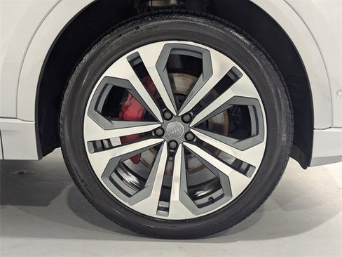 Used 2019 Audi Q8 Premium Plus image 34