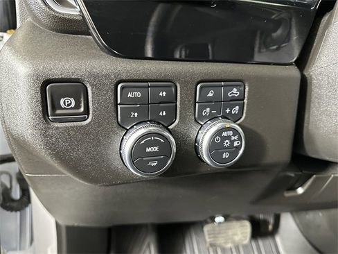 Used 2025 GMC Sierra 2500 SLT w/ SLT Premium Package image 18