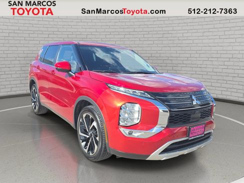 Used 2024 Mitsubishi Outlander SE FWD image 3