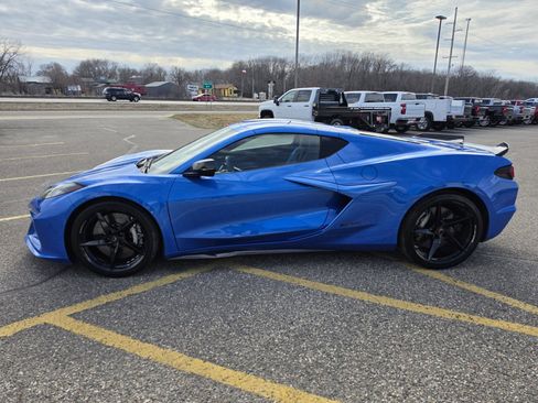 Used 2025 Chevrolet Corvette E-Ray AWD/4WD image 3