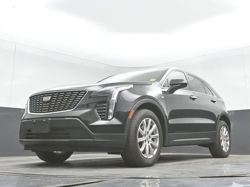 Used 2023 Cadillac XT4 Luxury w/ Cold Weather Package FWD image 29