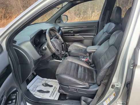 Used 2019 Mitsubishi Outlander LE image 11