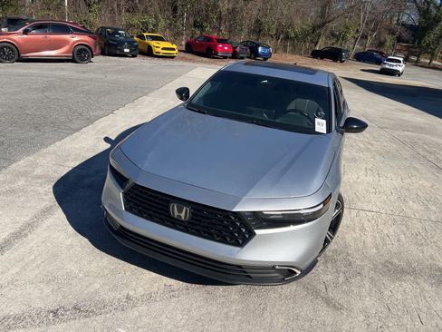 Used 2024 Honda Accord Sport image 3