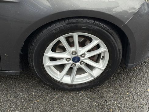 Used 2015 Ford Focus SE image 12