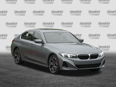 Used 2025 BMW 330i Sedan RWD image 2
