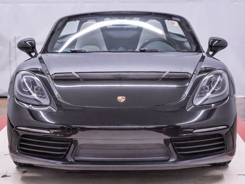 Used 2018 Porsche 718 Boxster S image 3