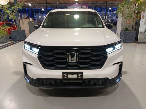 Used 2023 Honda Pilot Sport image 5