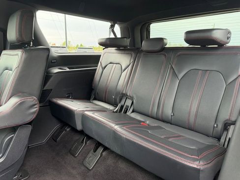 Used 2022 Ford Expedition Max Limited AWD/4WD image 24