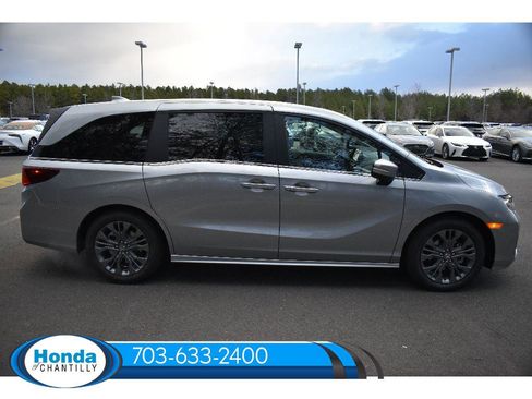 New 2026 Honda Odyssey Touring image 8