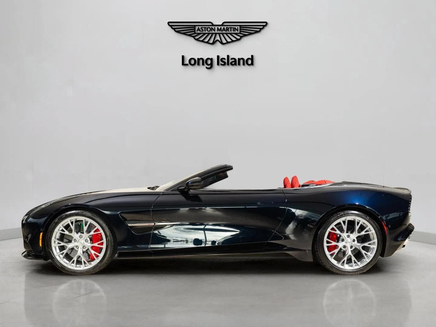 New 2026 Aston Martin Vanquish Convertible RWD image 8