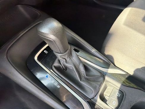 Used 2022 Toyota Corolla LE FWD image 24